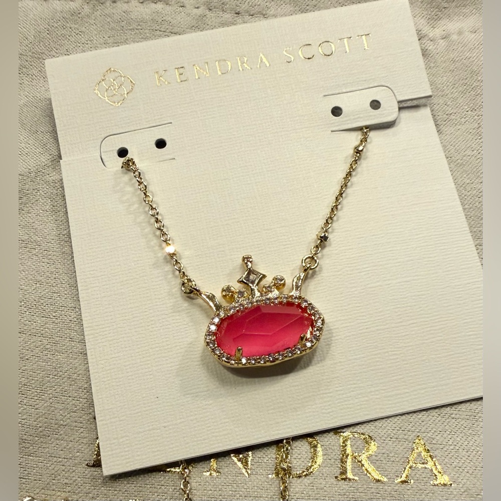 Kendra Scott Disney Elisa Princess Short Pendant Necklace Pink mother of pearl